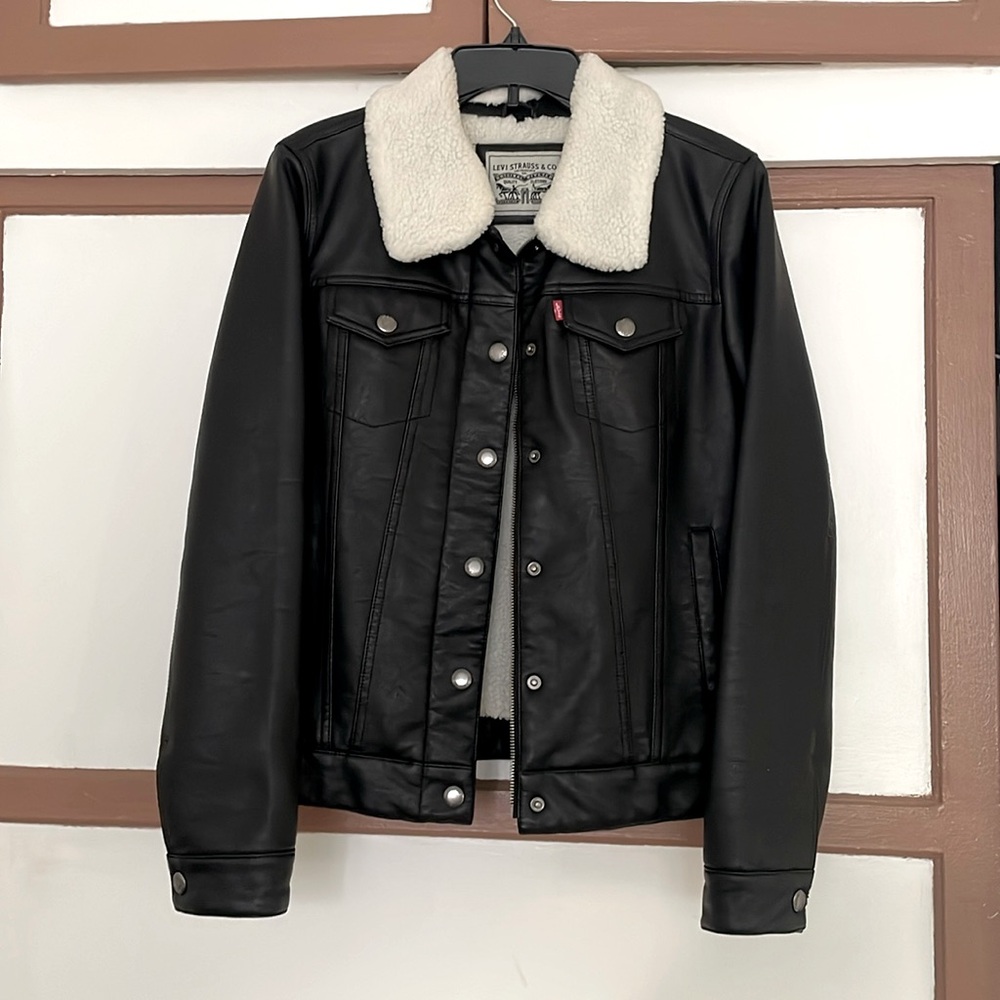 SALE ** Levi's
Women's Sherpa Lined Faux Leather Trucker Jacket